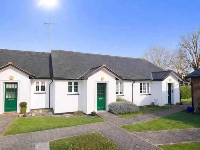 Bungalow for sale in Fretherne, Hertfordshire