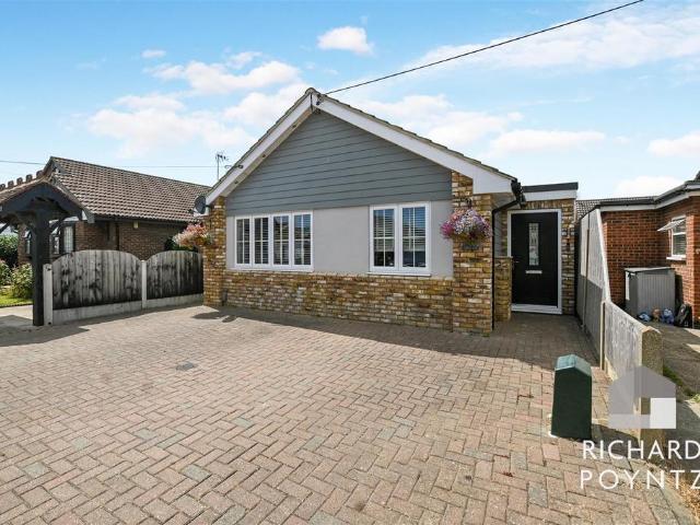 Bungalow for sale in Winter Gardens, Essex