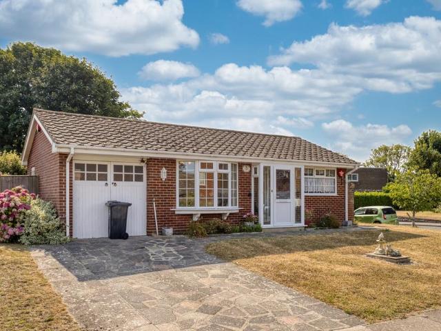 Bungalow for sale in Acol, Kent