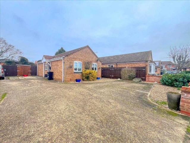 Bungalow for sale in Frinton and Walton, Dale Hill