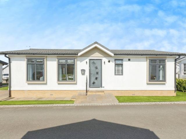 Bungalow for sale in East Hill, The Butts