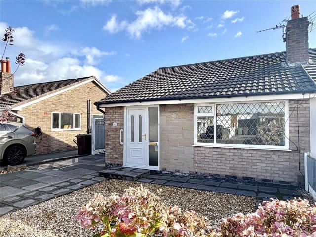 Bungalow for sale in Thornton, Sefton