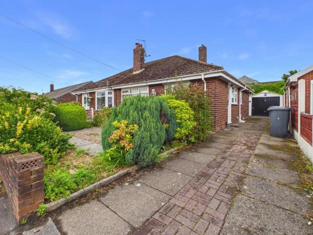 Bungalow for sale in Hurst Cross, Greenheys