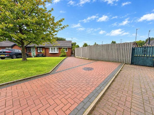 Bungalow for sale in Middleton Junction, Pendock