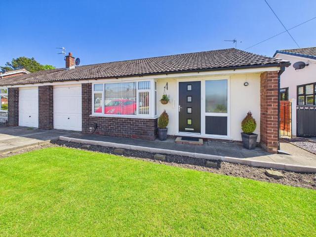 Bungalow for sale in Lamberhead Green, Wigan
