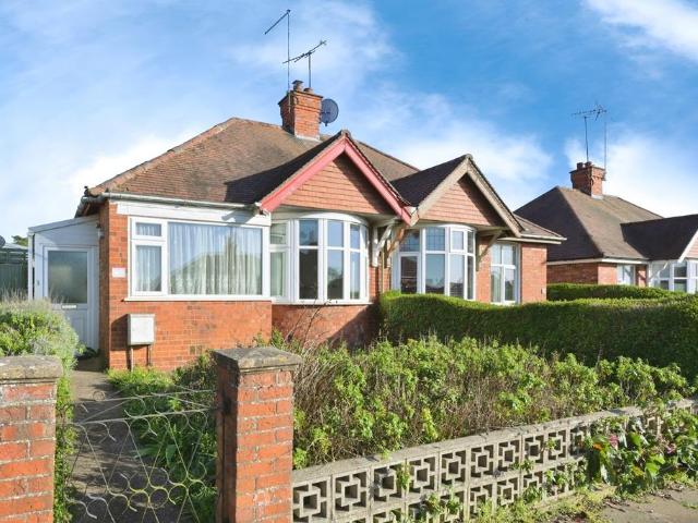 Bungalow for sale in Northampton, Northamptonshire