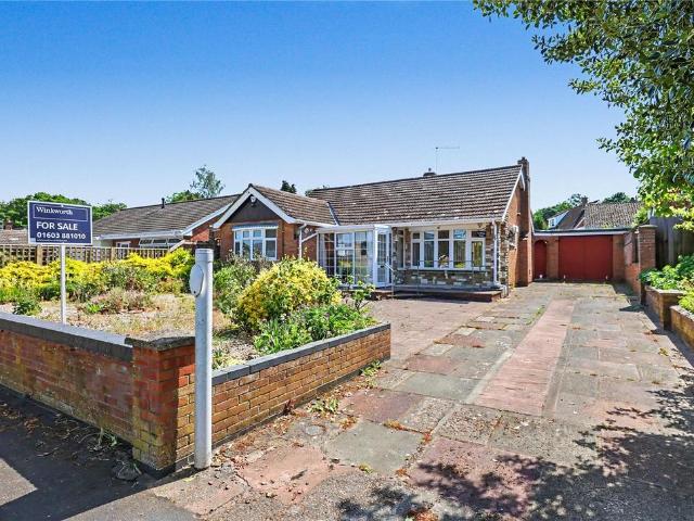 Bungalow for sale in Crostwick, Norfolk