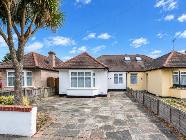 Bungalow for sale in Alton Barnes, Essex