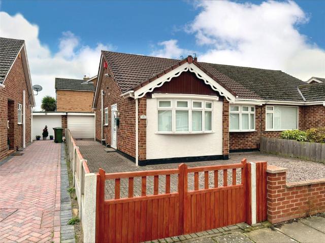Bungalow for sale in Overchurch Hill, Moreton
