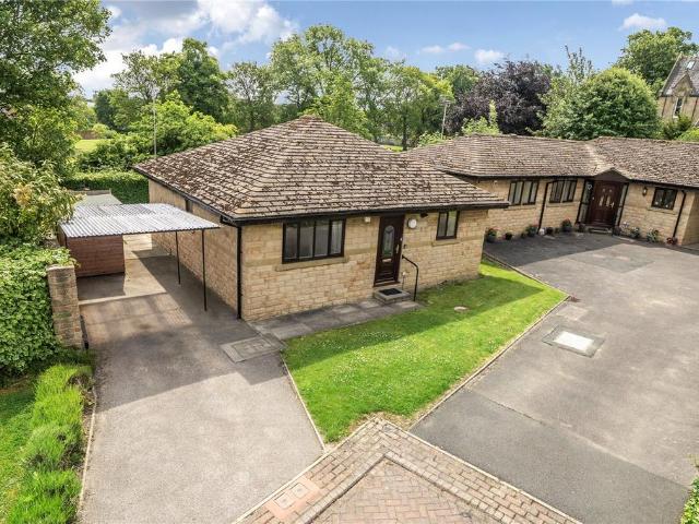 Bungalow for sale in Farsley, West Yorkshire