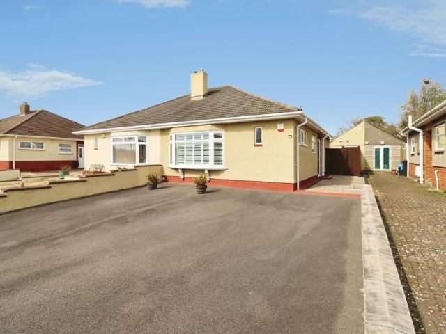 Bungalow for sale in Feckenham, City Of Bristol