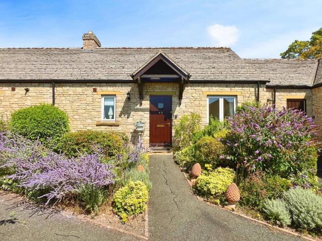 Bungalow for sale in Crookhill, Worcestershire