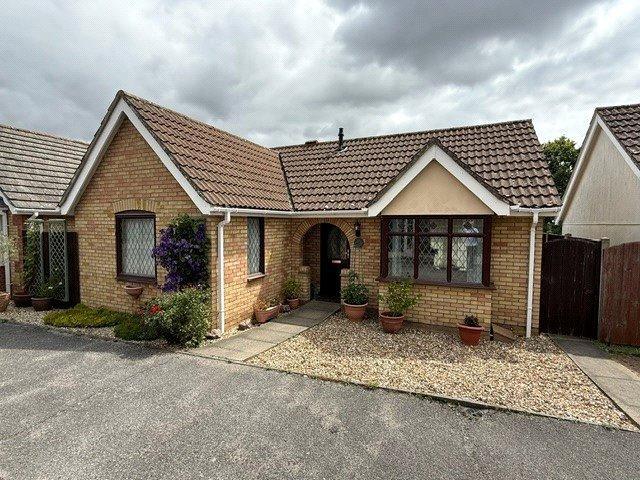 Bungalow for sale in Chipping Hill, Essex