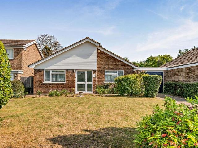 Bungalow for sale in Midway, Kent