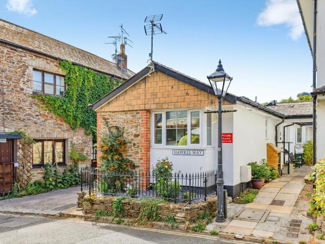 Bungalow for sale in Strode, Devon