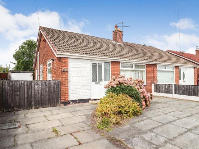Bungalow for sale in Greystone Heath, Warrington