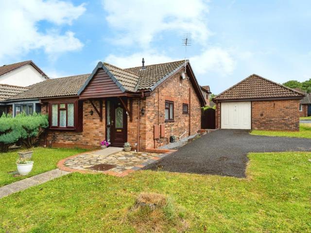 Bungalow for sale in Gorseinon, Wales