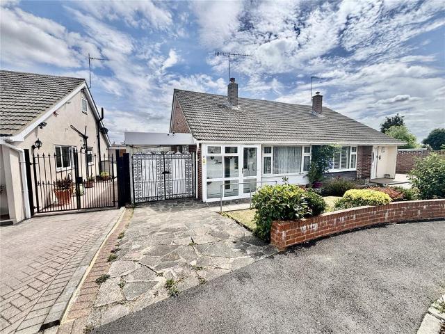 Bungalow for sale in Goffs Oak, Broxbourne