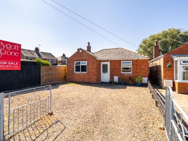 Bungalow for sale in Staniland, Boston