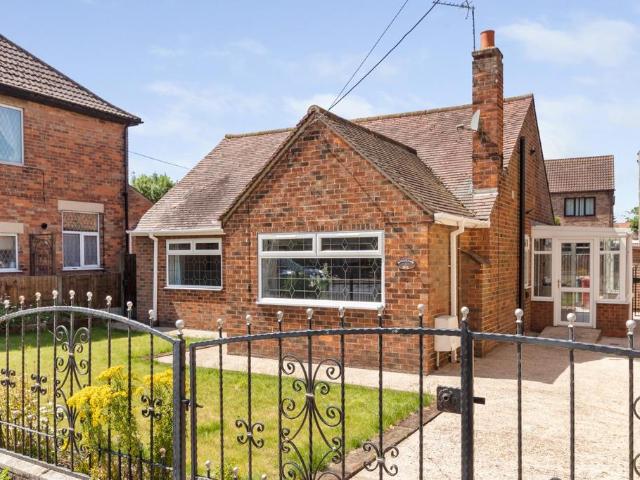 Bungalow for sale in Hibaldstow, North Lincolnshire