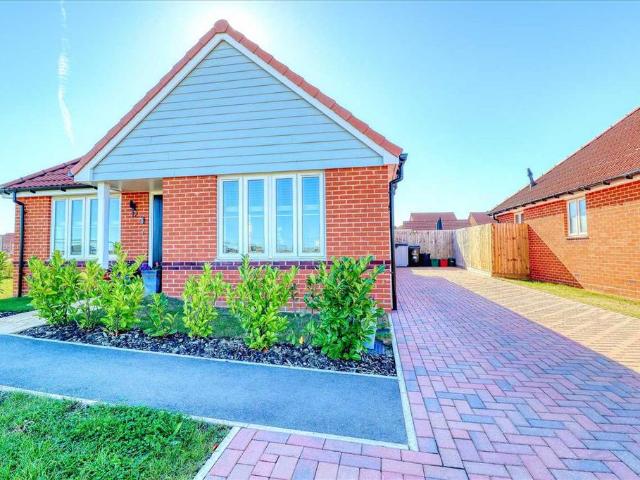 House for sale in Frinton and Walton, Dale Hill