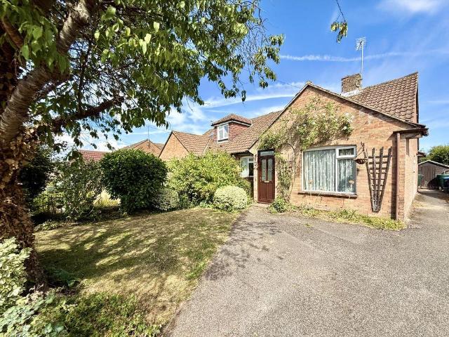 Bungalow for sale in Perryfields, West Sussex