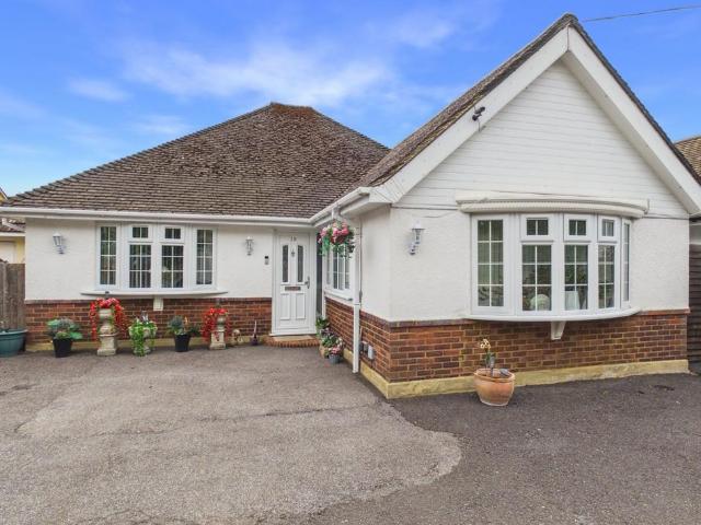 Bungalow for sale in Hythe End, Wraysbury