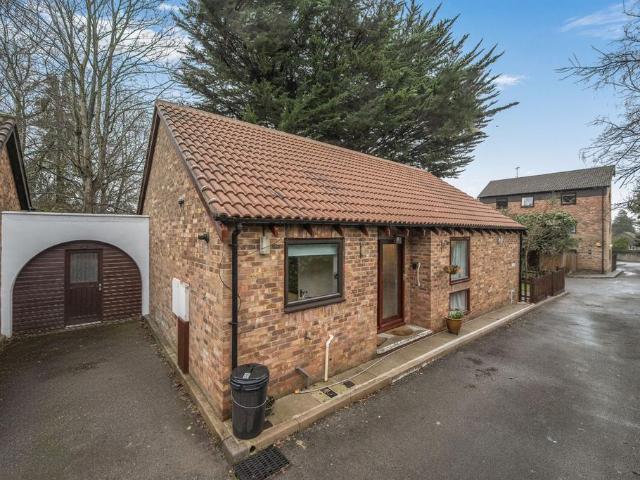 Bungalow for sale in Northwood, Greater London