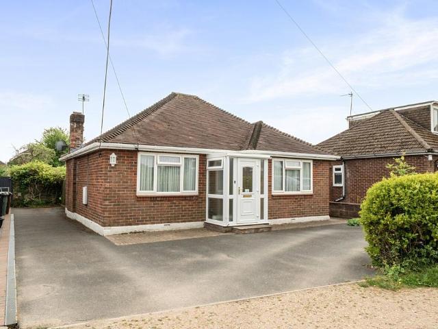 Bungalow for sale in Waltham Chase, Hampshire