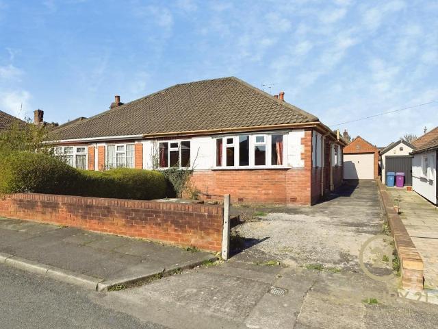 Bungalow for sale in Calderstones