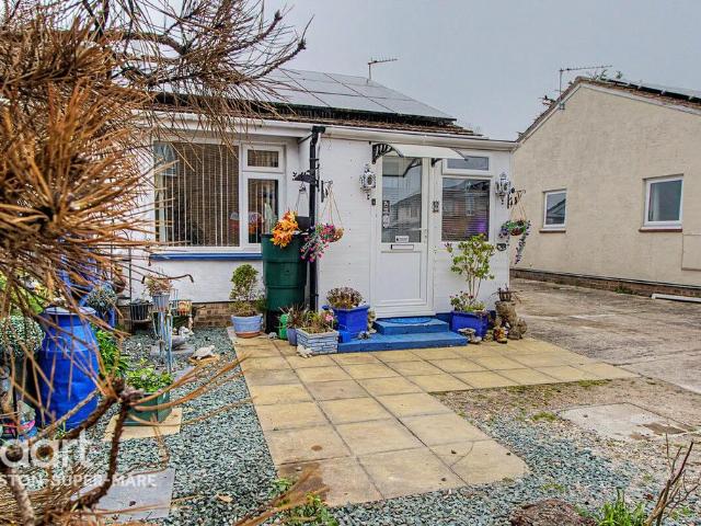 Bungalow for sale in Worle, Weston-super-mare