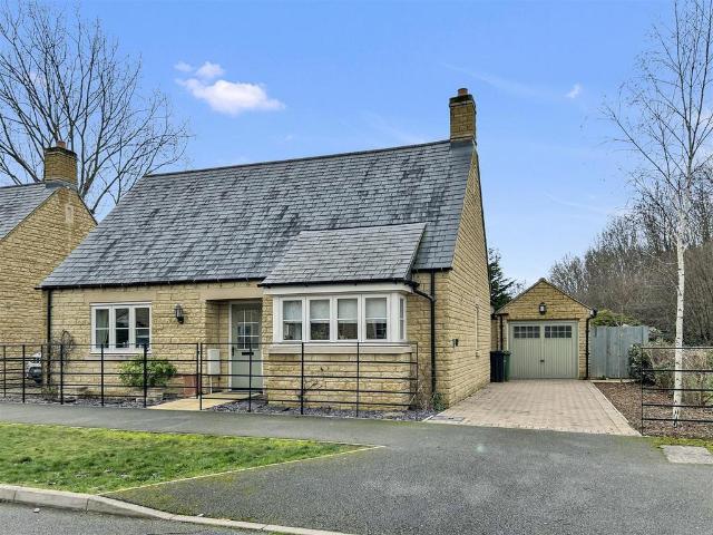 Bungalow for sale in Fossebridge, Gloucestershire