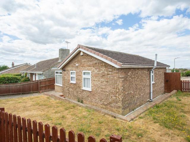 Bungalow for sale in Seasalter, Canterbury