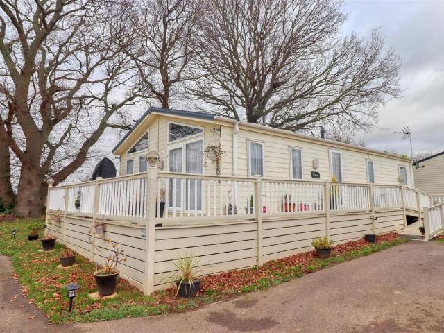 Park Home for sale in Dale Hill, Essex
