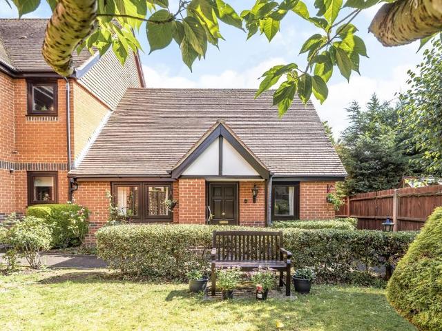 Bungalow for sale in Henley-on-Thames, Berrick Salome