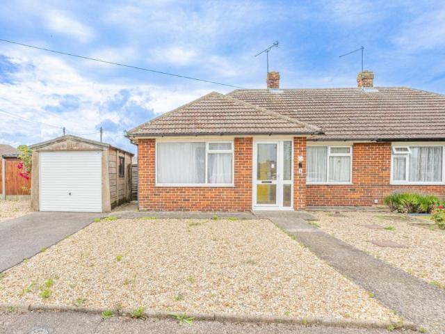 Bungalow for sale in Westbrook, Acol