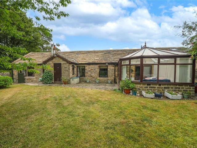 Bungalow for sale in East Carlton, Yeadon