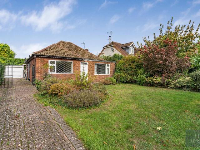 Bungalow for sale in Haddenham
