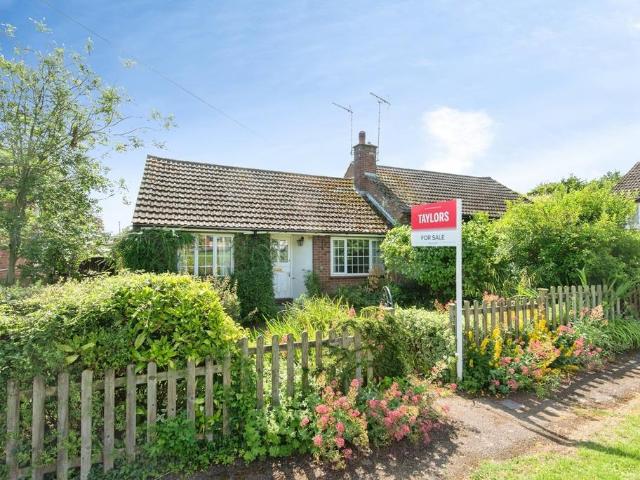 Bungalow for sale in King's Walden, Hertfordshire