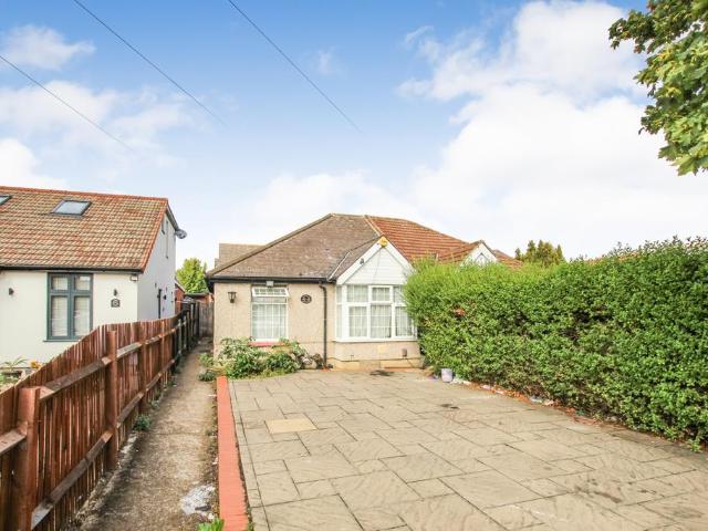 Bungalow for sale in Hayes, Greater London