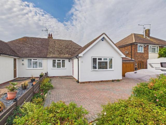 Bungalow for sale in Rainham, Gillingham
