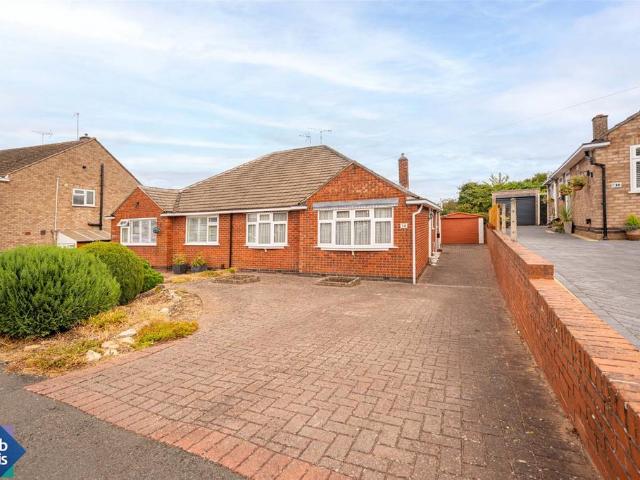 Bungalow for sale in Whitnash, Green Close