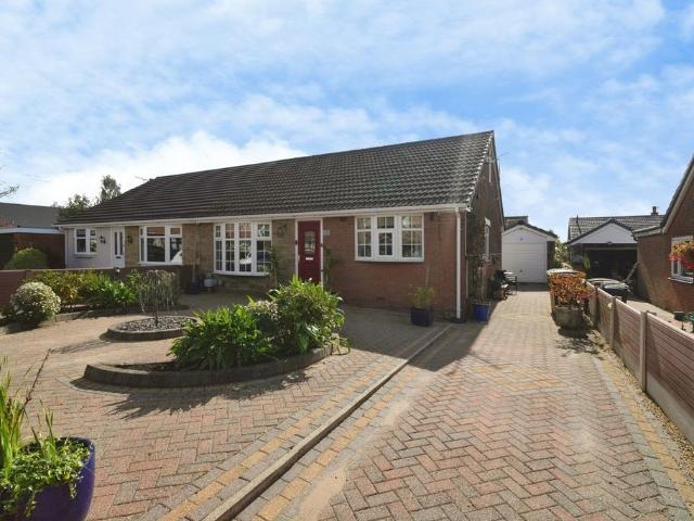 Bungalow for sale in Lee Bank, Greater Manchester