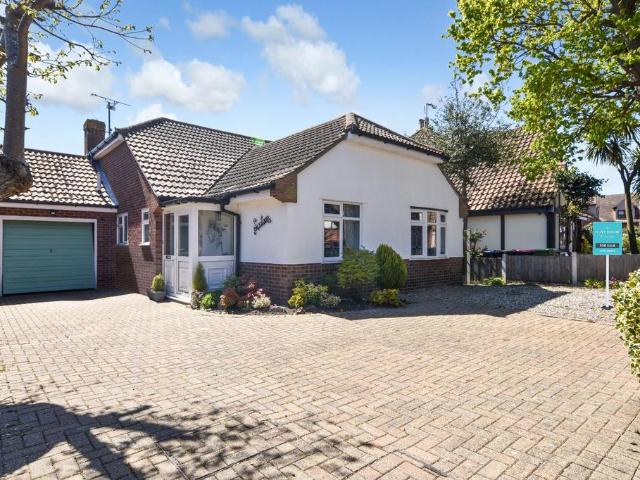 Bungalow for sale in Alton Barnes, Essex