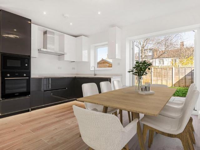 Bungalow for sale in Finchley, Greater London
