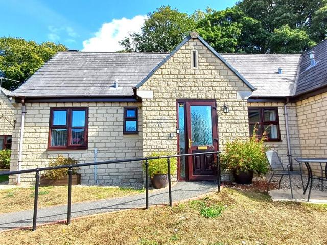Bungalow for sale in Chipping Norton, Black Bourton
