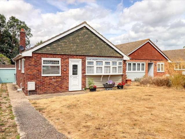 Bungalow for sale in Holland-on-Sea, Dale Hill