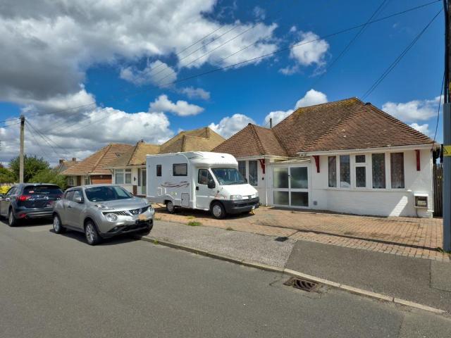 Bungalow for sale in Folkestone, Capel-le-Ferne