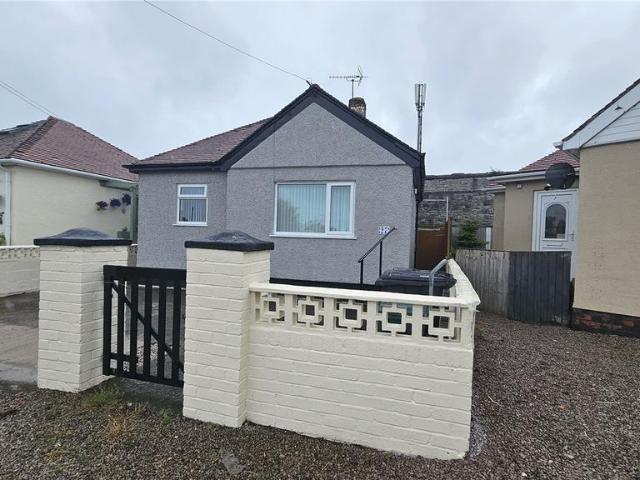 Bungalow for sale in Kinmel Bay, Wales