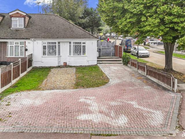 Bungalow for sale in Leigh on Sea, Southend-on-Sea